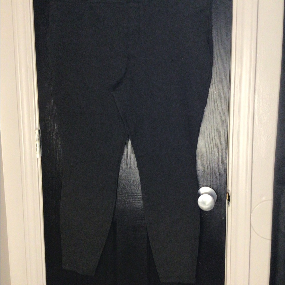 #752. Terra & Sky Women's Black Leggings